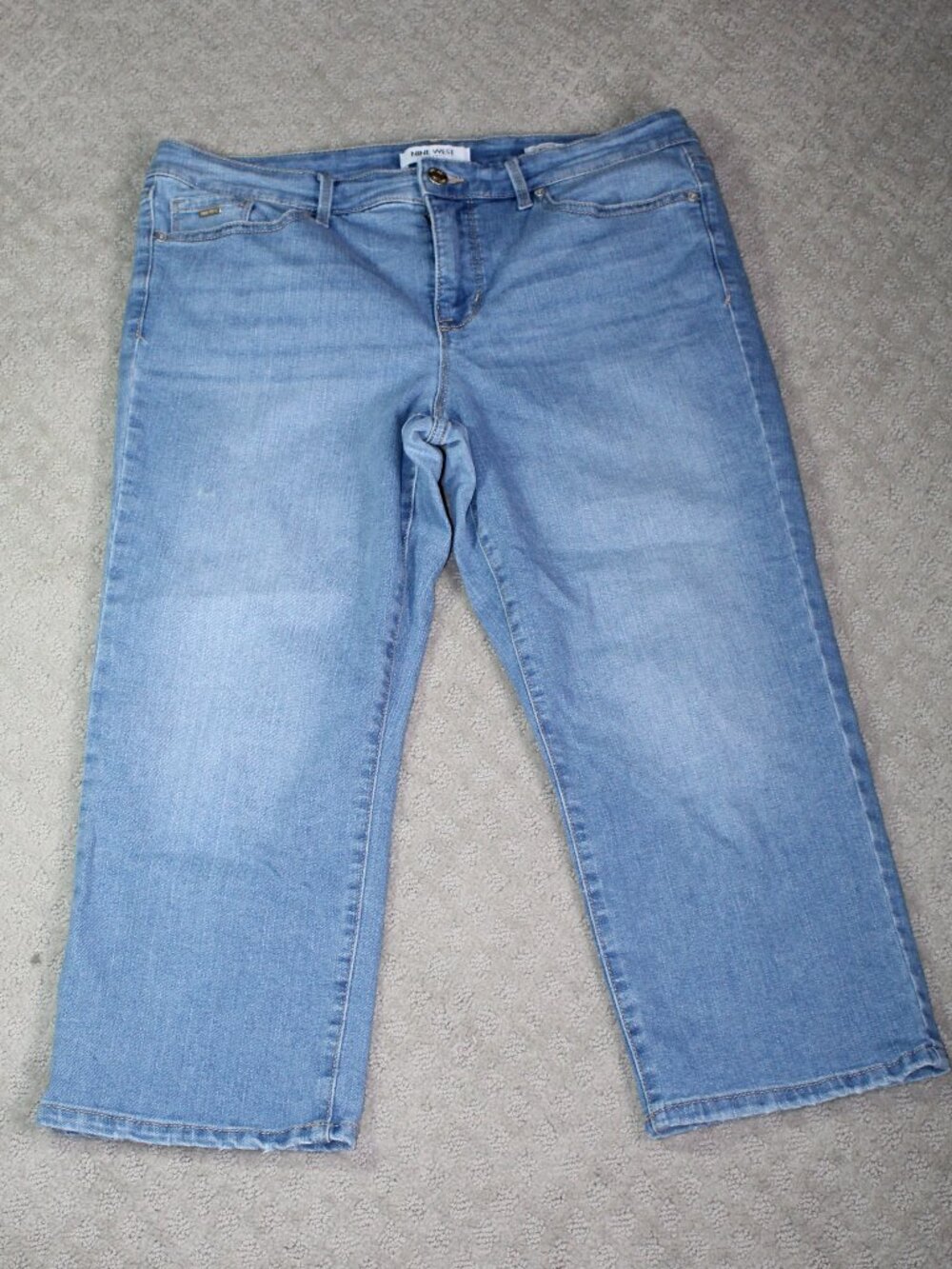 Nine West Christie Capri Jeans Size 12 Light Wash Soft Stretch